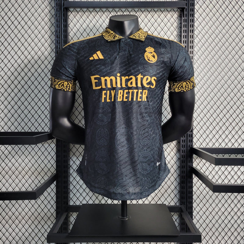 CAMISA DO REAL MADRID 23/24 BLACK E DOURADO VERSÃO PLAYER