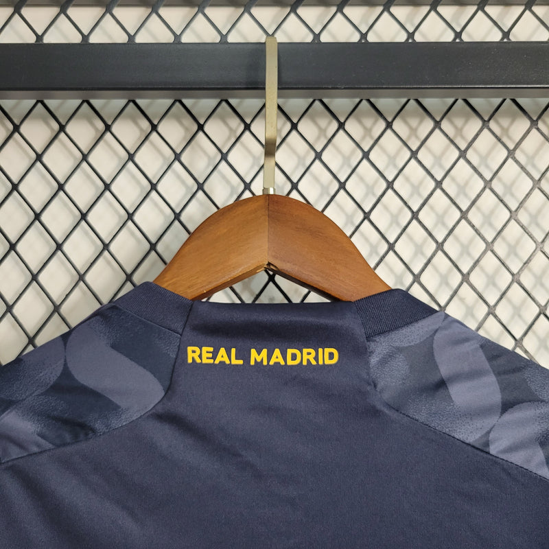 CAMISA FEMININA DO REAL MADRID 23/24 CINZA ESCURO EDIÇÃO ESPECIAL