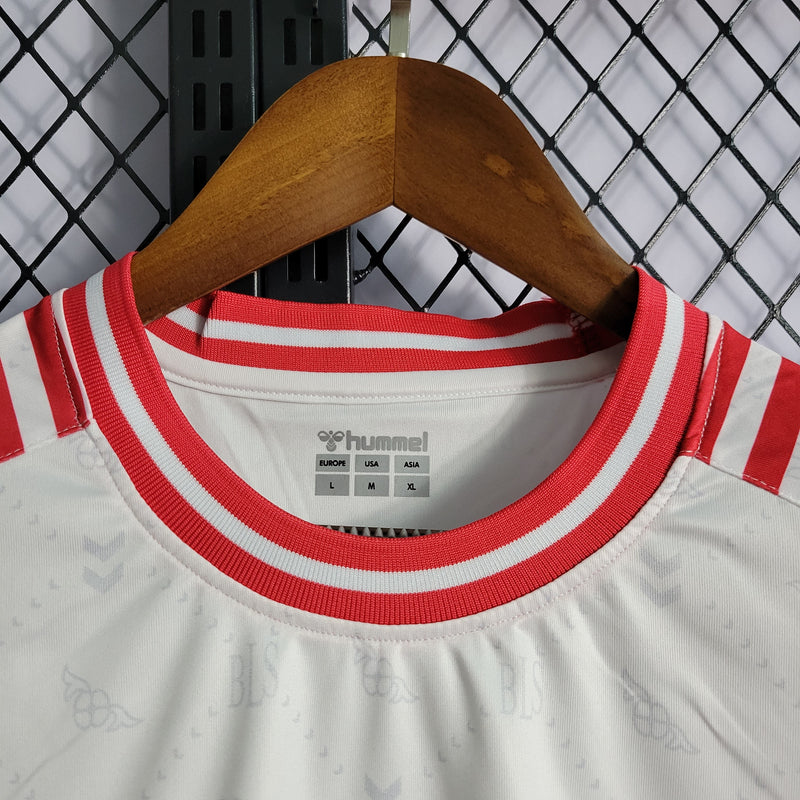 CAMISA DA SELEÇÃO DA DINAMARCA 22/23 BRANCO E VERMELHO