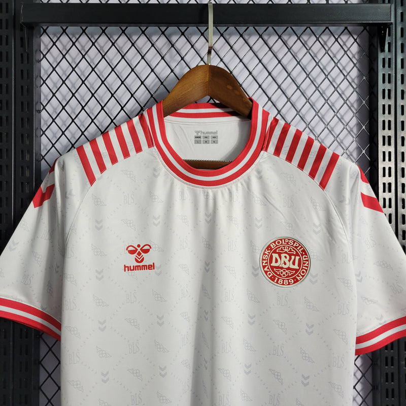 CAMISA DA SELEÇÃO DA DINAMARCA 22/23 BRANCO E VERMELHO